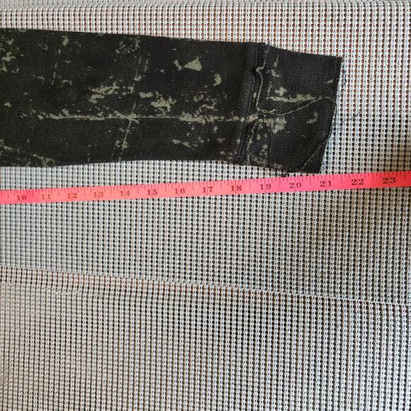 Affliction Men's Medium Reversible Graphic Long Sleeve Skull Shirt - Picture 4 of 9